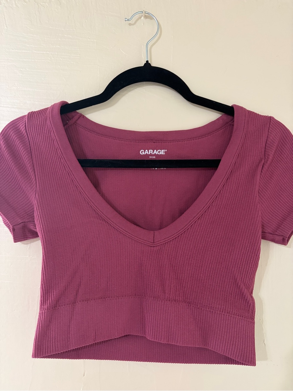 Garage Ribbed V-Neck Crop Top - Berry